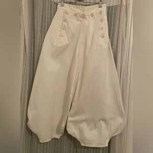 Sailor Chloe white pants